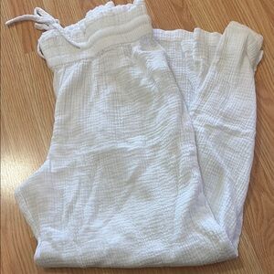 White Women's Capris